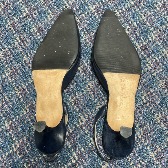 Preloved Manolo Blahnik dark blue heel size 39 - Picture 15 of 17